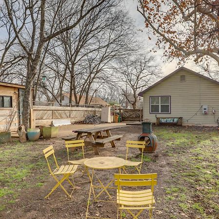 Pet-Friendly Austin Home With Private Yard And Deck! Exterior photo