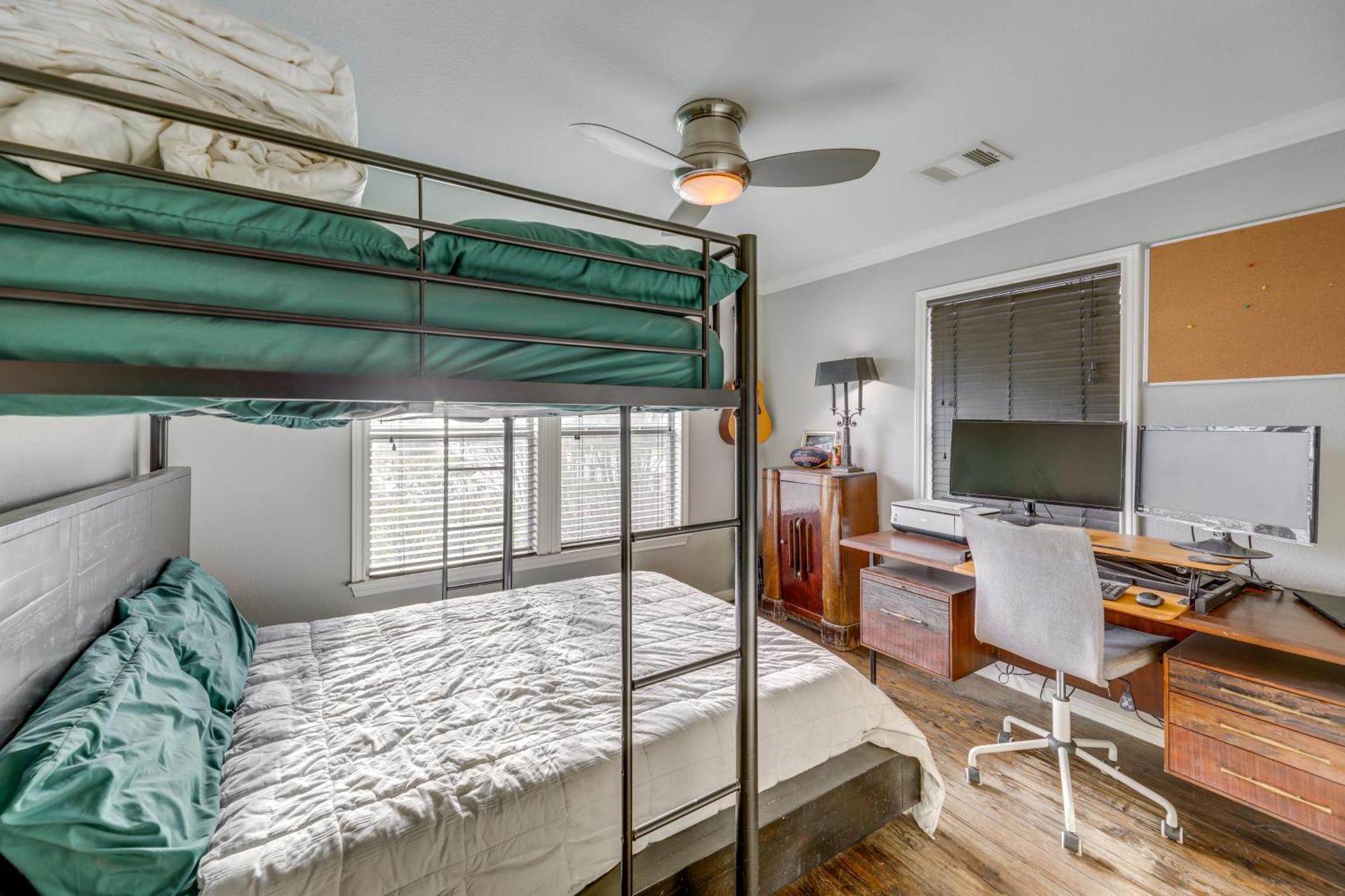 Pet-Friendly Austin Home With Private Yard And Deck! Exterior photo